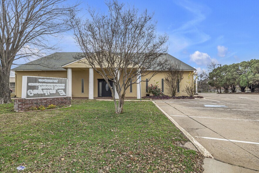 Primary Photo Of 5704 James Ave, Fort Worth Funeral Home For Sale