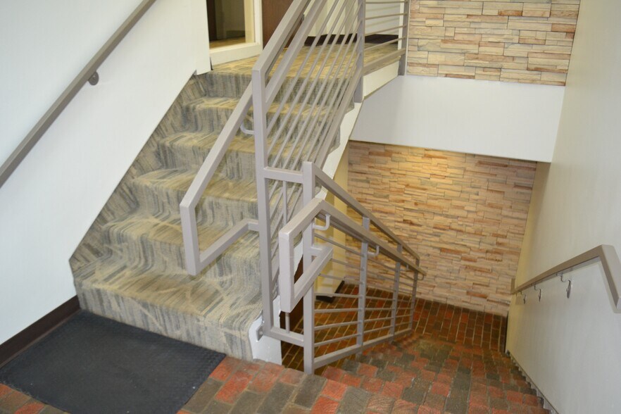 More Photos Of 5312 W Markham St, Little Rock Office For Sale