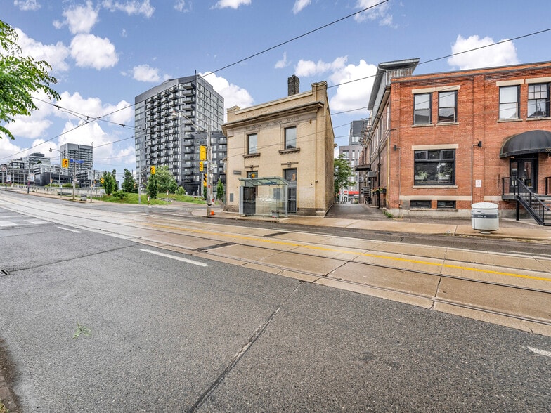 More Photos Of 541 Queen St E, Toronto Storefront For Lease