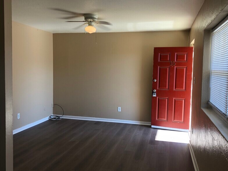 More Photos Of 2630-2670 W Pensacola St, Tallahassee Apartments For Sale