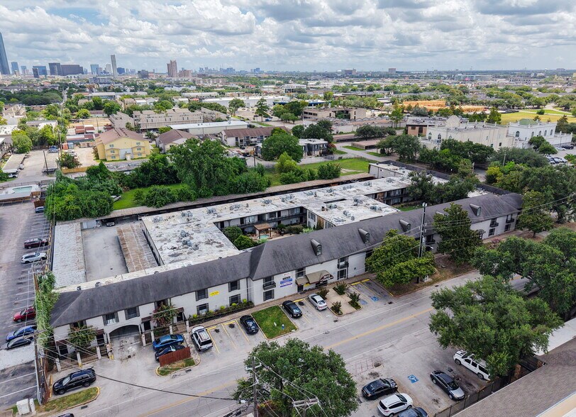 More Photos Of 3015 Greenridge Dr, Houston Apartments For Sale