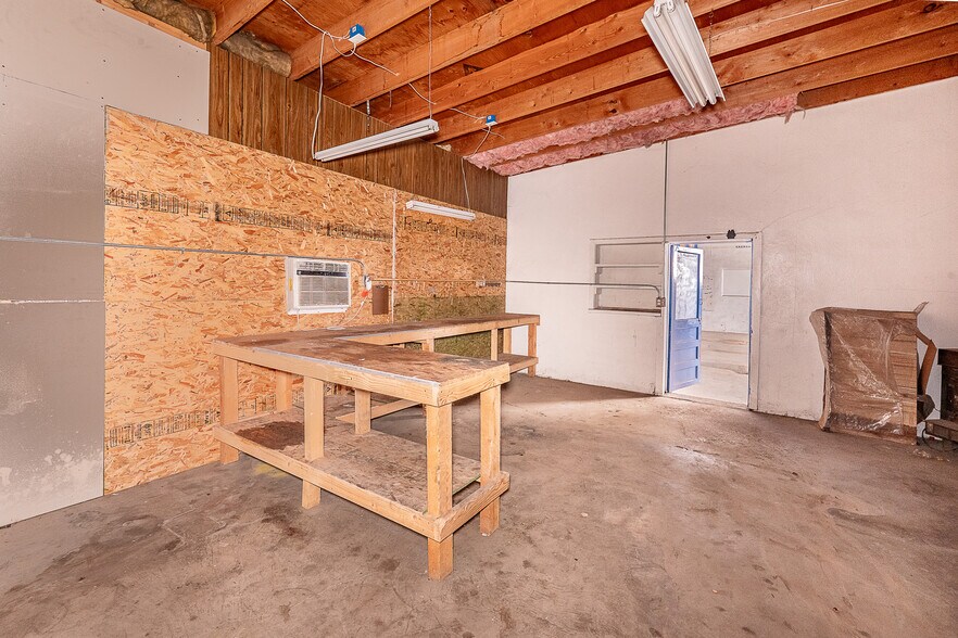 More Photos Of 1101 S 2nd St, Raton Specialty For Sale