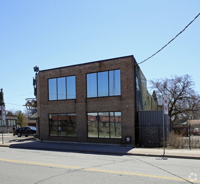 More Photos Of 3609 Dundas St W, Toronto Warehouse For Sale