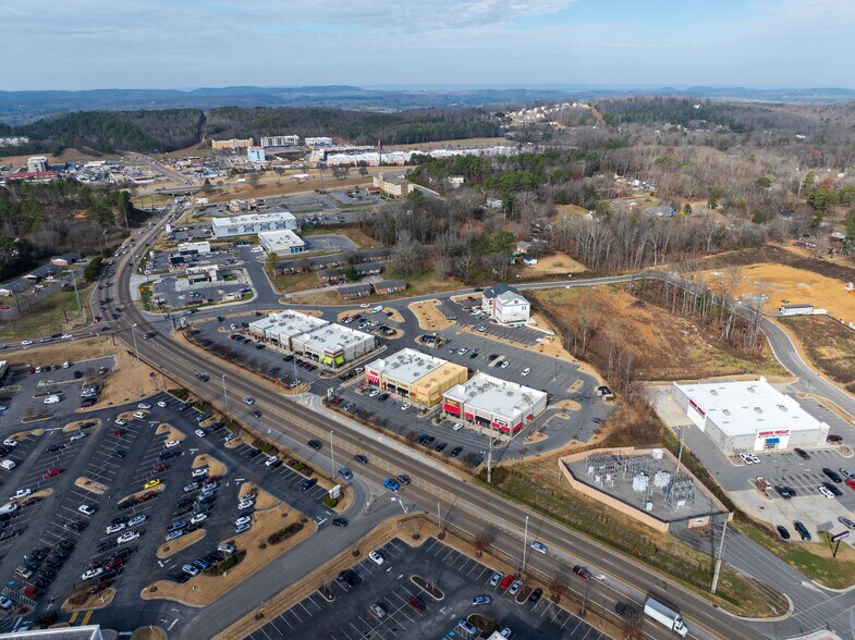 More Photos Of 640 Sgt. Paul Huff Parkway Northwest Pky, Cleveland Storefront For Lease