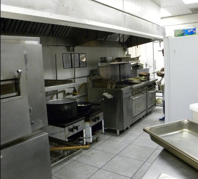 More Photos Of 712 7th St, Galveston Restaurant For Lease