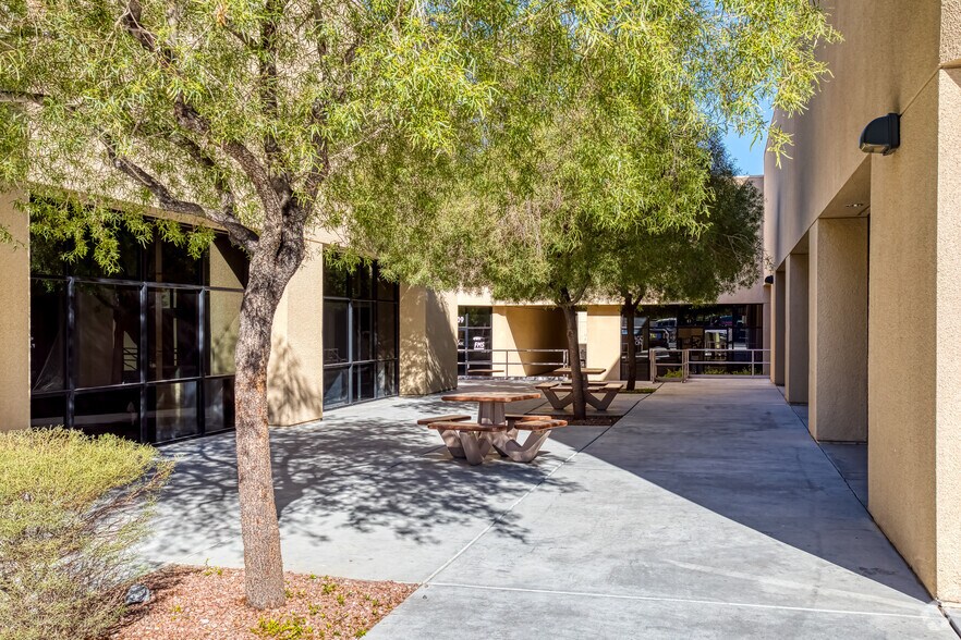 More Photos Of 10905-10915 S Eastern Ave, Henderson Storefront Retail Office For Lease