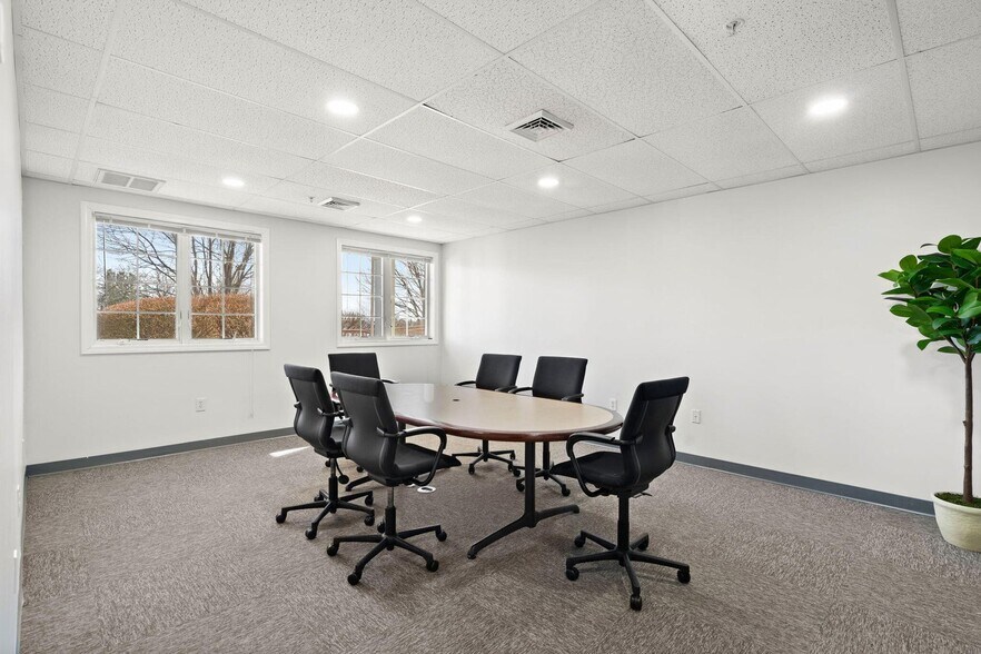 More Photos Of 19 Bridge St, Kittery Coworking Space