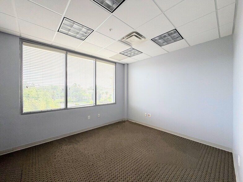 More Photos Of 9145-9161 Narcoossee Rd, Orlando Unknown For Lease