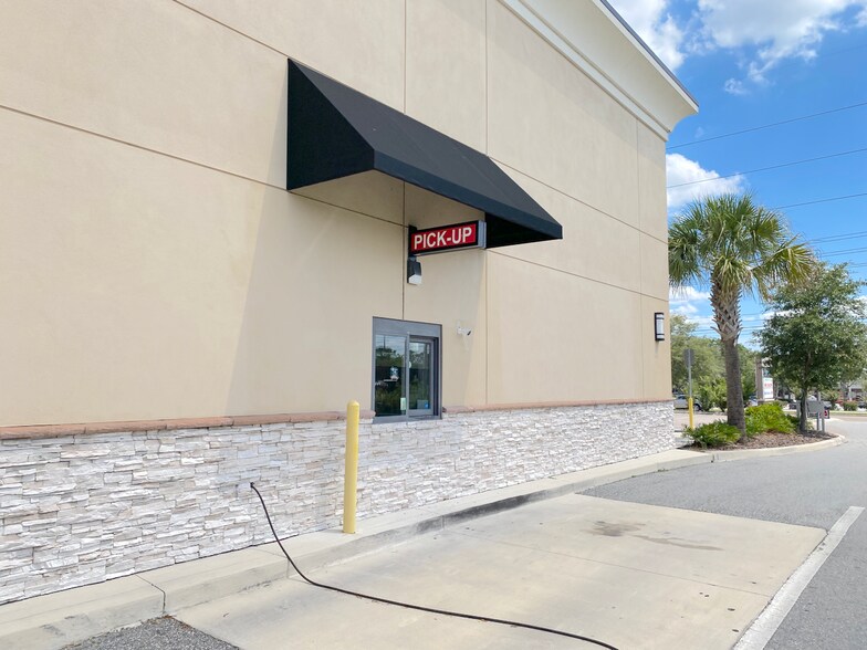 More Photos Of 1620 Rock Springs Rd, Apopka Storefront For Sale