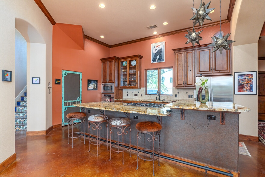 More Photos Of 1300 Bluff St, Austin Flex For Sale