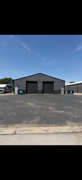 Primary Photo Of 15526 S Wentworth St, South Holland Warehouse For Lease