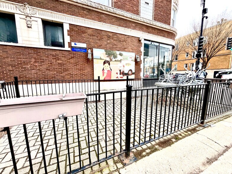 More Photos Of 2951 N Broadway St, Chicago Apartments For Lease