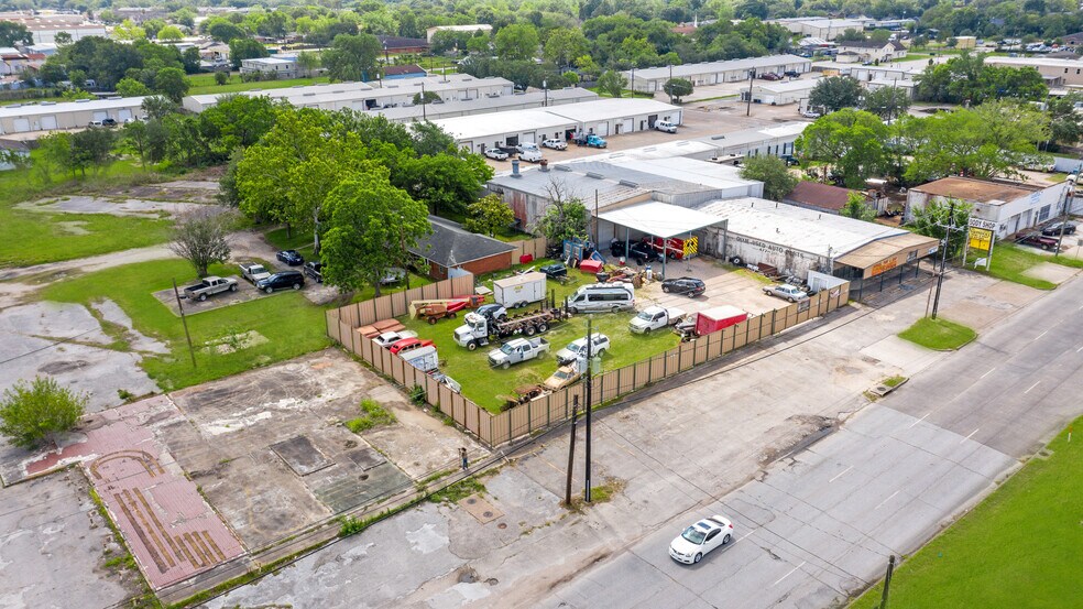 More Photos Of 1603 Shaver St, Pasadena Warehouse For Sale