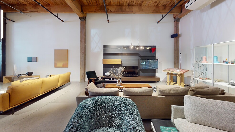 More Photos Of 401 E Pine St, Seattle Freestanding For Lease