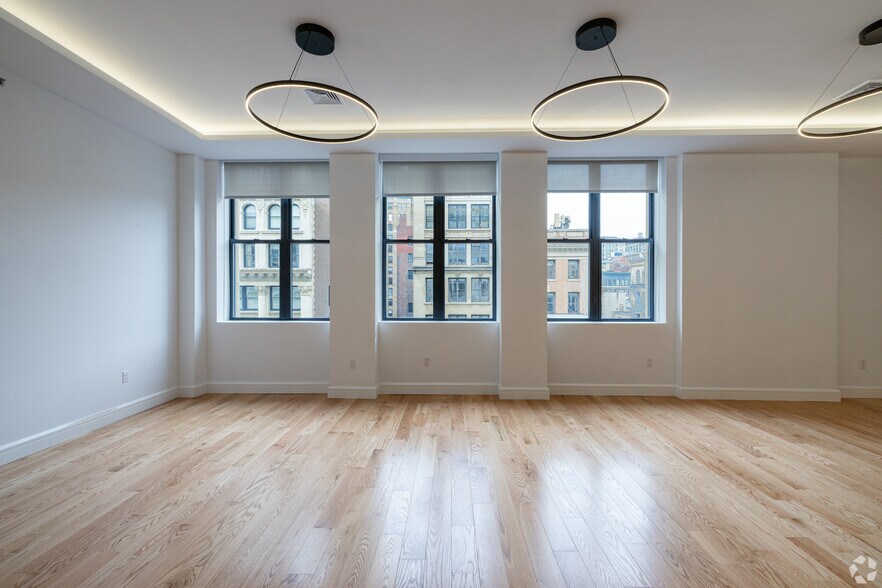 More Photos Of 156 Fifth Ave, New York Coworking Space