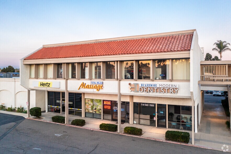 More Photos Of 2706 Harbor Blvd, Costa Mesa Storefront Retail Office For Lease