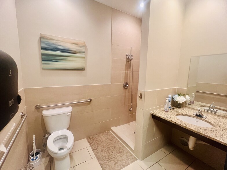 More Photos Of 7709 San Jacinto Pl, Plano Office For Sale