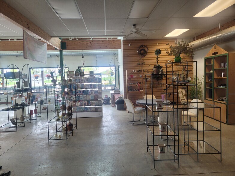 More Photos Of 2456 Millville Oxford Rd, Hamilton Garden Center For Sale