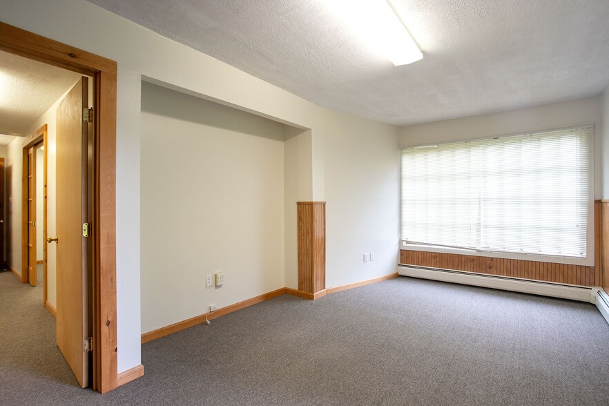 More Photos Of 30 Stockbridge Rd, Great Barrington Office Residential For Lease