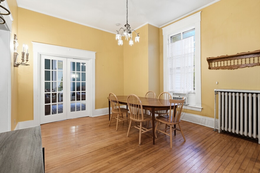 More Photos Of 2200 W Memorial Dr, Janesville Hospitality For Sale