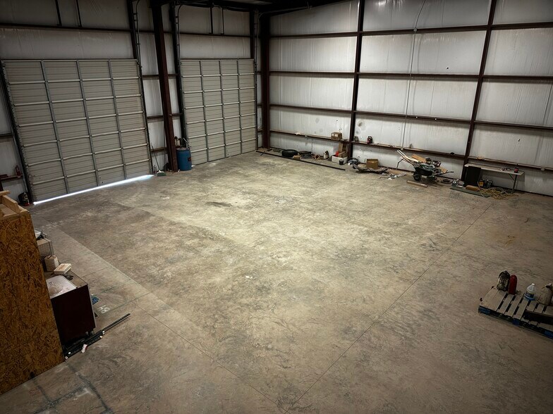 More Photos Of 4200 County Road 72 rd, Midland Warehouse For Lease