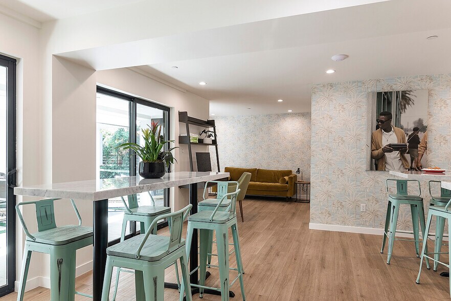 More Photos Of 811 N Harvard Blvd, Los Angeles Multifamily For Sale