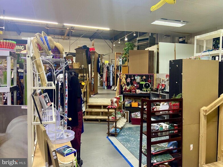 More Photos Of 1694 Berryville Pike, Winchester Freestanding For Sale