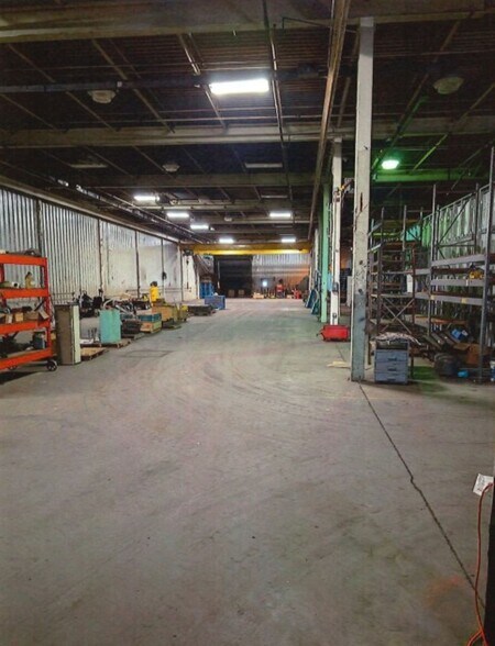 More Photos Of 103 N 12 St, Gladstone Warehouse For Sale