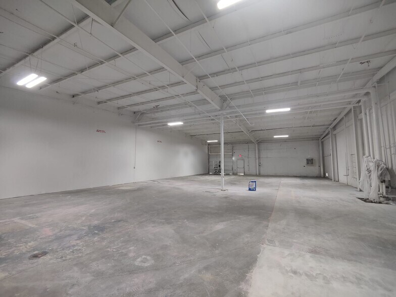 More Photos Of 1420 Redi Rd, Cumming Warehouse For Lease