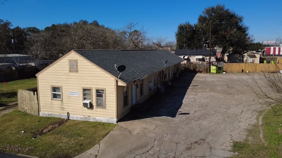 More Photos Of 1026 Miles St, Rosenberg Apartments For Sale