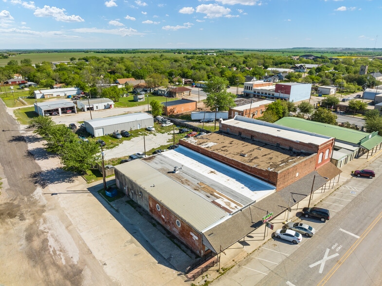 More Photos Of 140 W Main St, Itasca Restaurant For Lease