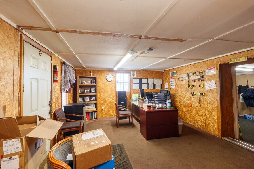 More Photos Of 11909 C F Hawn Fwy, Dallas Auto Dealership For Sale