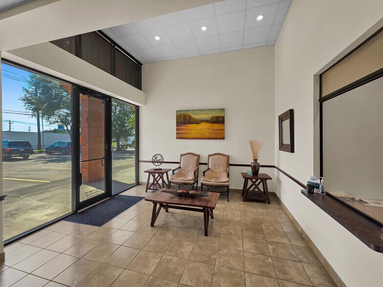 More Photos Of 6429 Fairmont Pky, Pasadena Office For Sale