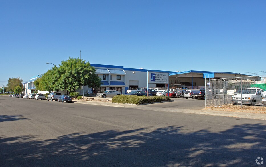 More Photos Of 500 Sequoia Pacific Blvd, Sacramento Warehouse For Lease