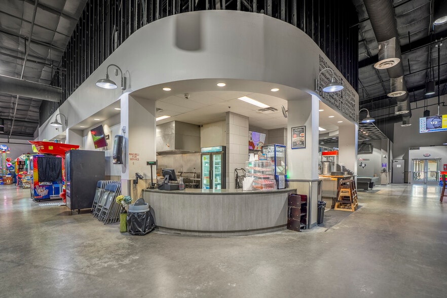 More Photos Of 13027 TX-105 E, Cut And Shoot Sports And Entertainment For Sale