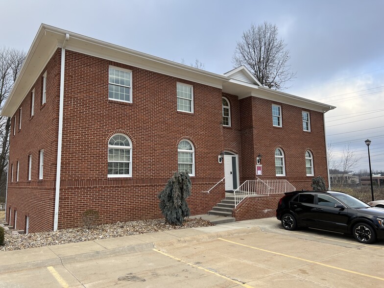 Primary Photo Of 308 N Cleveland Massillon Rd, Akron Office For Lease