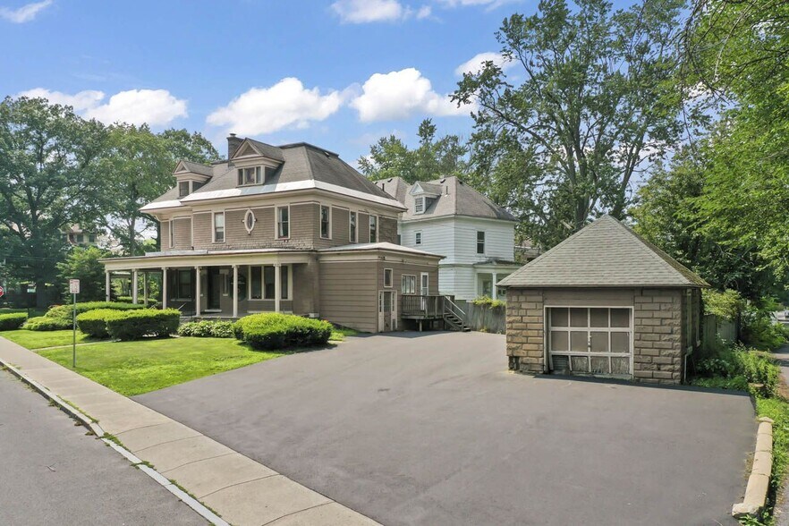 More Photos Of 1311 Union St, Schenectady Office For Sale