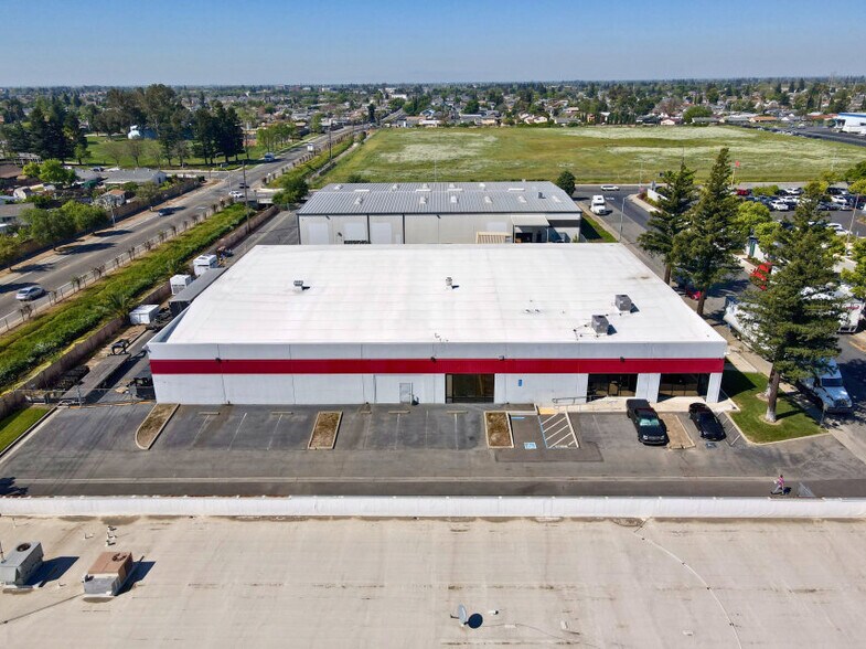 More Photos Of 8392 Carbide Ct, Sacramento Warehouse For Sale