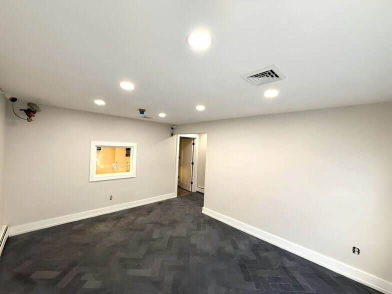 More Photos Of 650 Bergen Ave, Jersey City Medical For Lease
