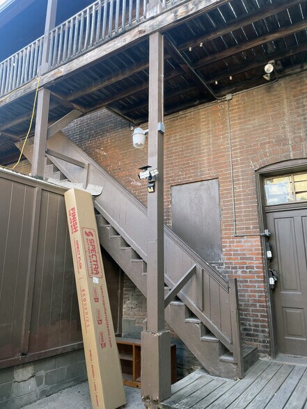 More Photos Of 900 N 2nd St, Saint Charles Storefront Retail Residential For Sale