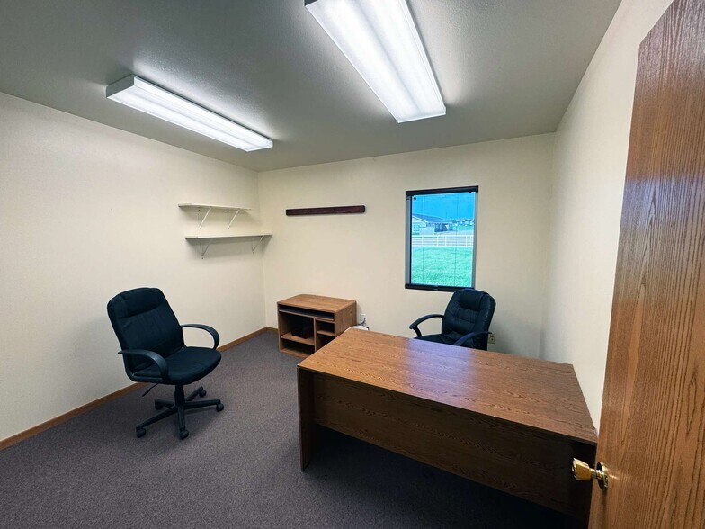 More Photos Of 302 Antelope Dr, Chamberlain Industrial For Sale