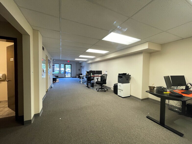 More Photos Of 6252 N Lincoln Ave, Chicago Office For Lease