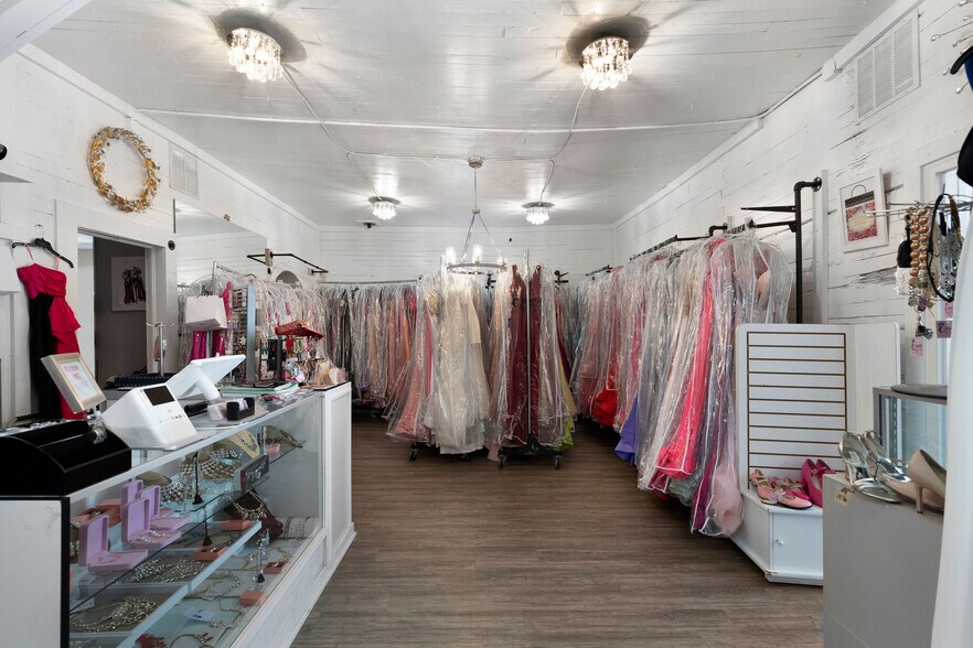 More Photos Of 9010 Main St, Woodstock Freestanding For Sale