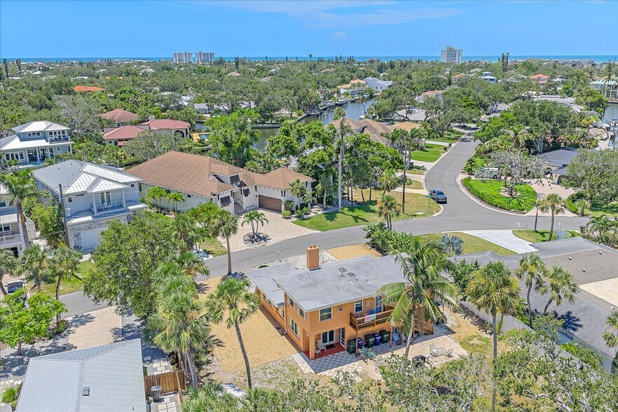More Photos Of 4859 Commonwealth Dr, Siesta Key Apartments For Sale