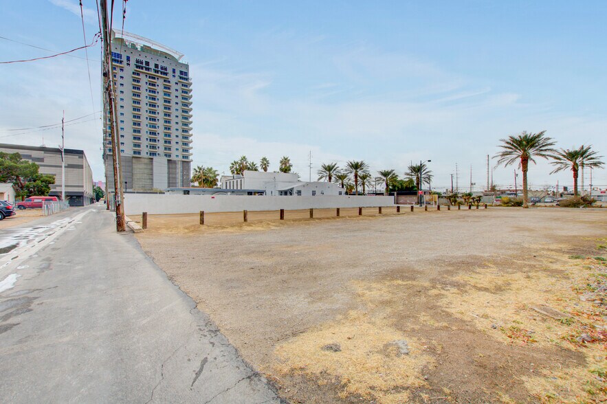 More Photos Of 715 Casino Center Blvd, Las Vegas Land For Sale