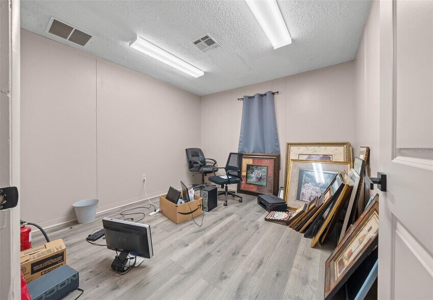 More Photos Of 4820 NE 35th St, Silver Springs Auto Dealership For Sale