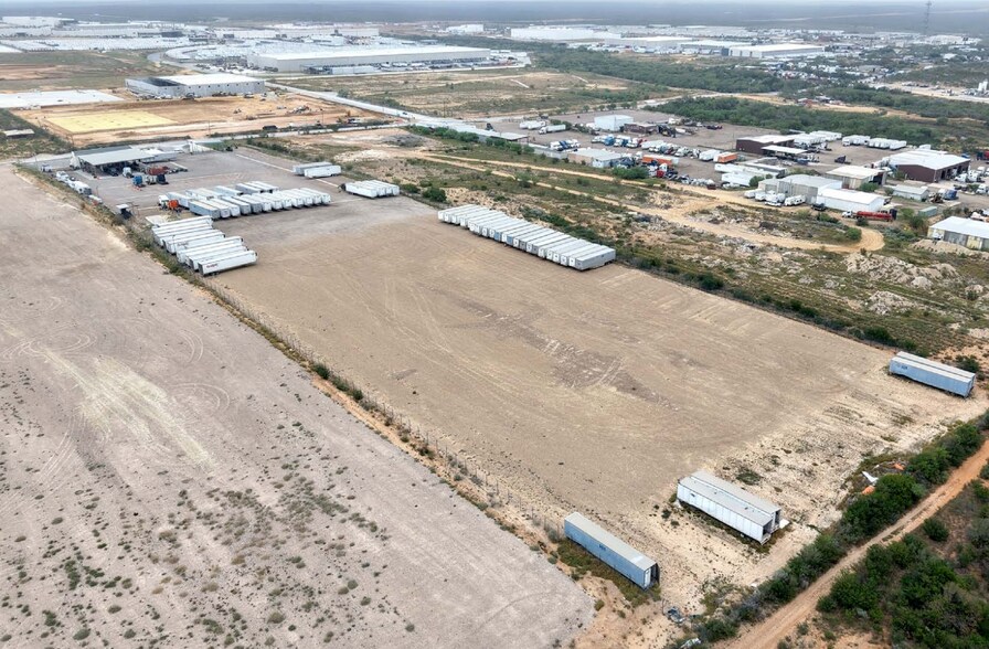 More Photos Of 539 El Pico rd, Laredo Truck Terminal For Lease