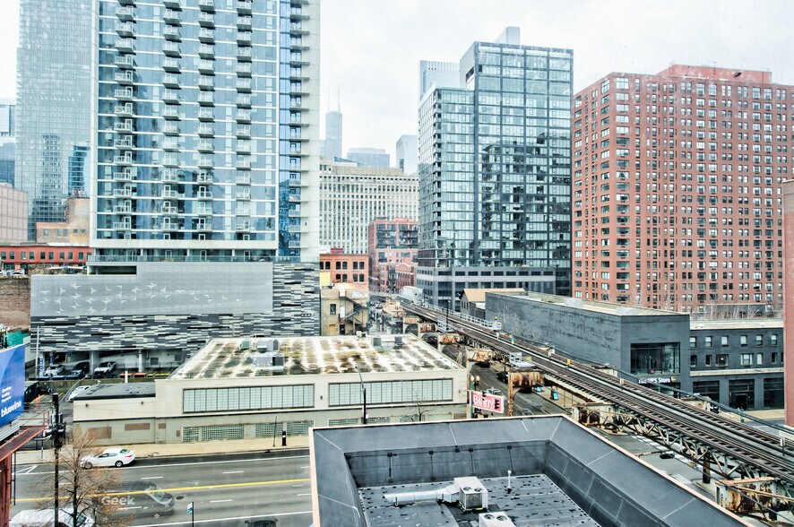 More Photos Of 225 W Ohio St, Chicago Office For Lease