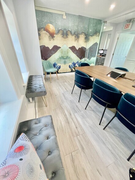More Photos Of 70 Arch St, Greenwich General Retail For Sale