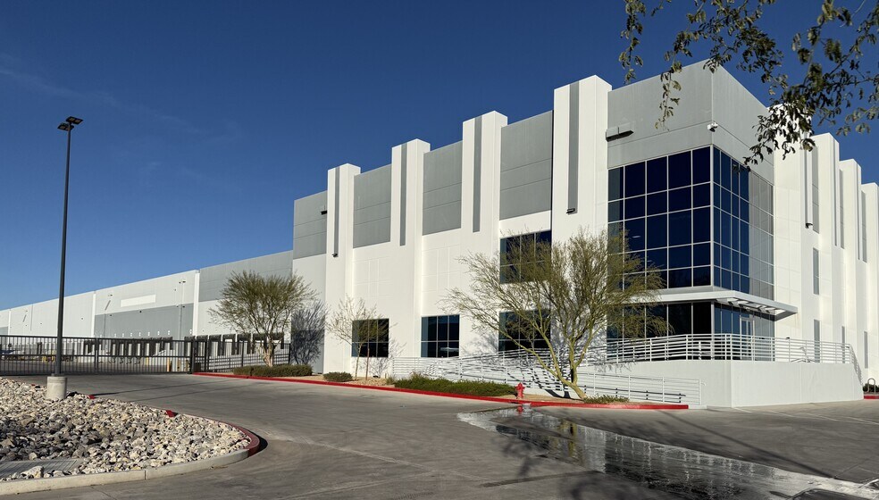 Primary Photo Of 5605 N Hollywood Blvd, Las Vegas Distribution For Lease